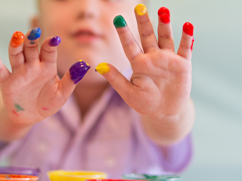 Messy Play Adventures – Ιδέες για θεματικά δημιουργικά παιχνίδια